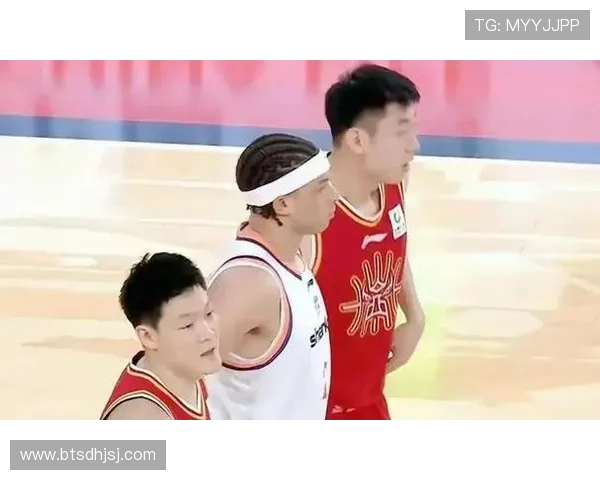 上海大胜新疆 八人表现出色三人及格